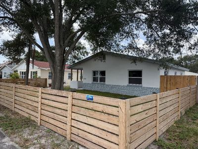 632 89th Ave N