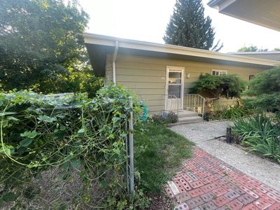 208 Dixon Ave