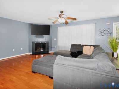 437 Doggett Ln