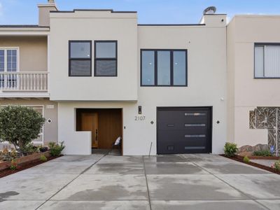2107 39th Ave