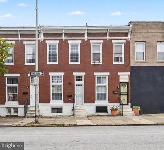 2609 E Madison St