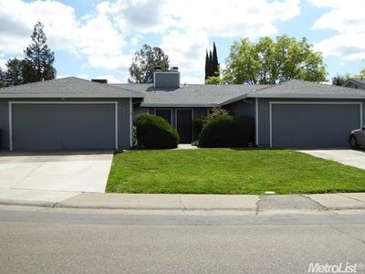 8966-8964 Laguna Vista Ct