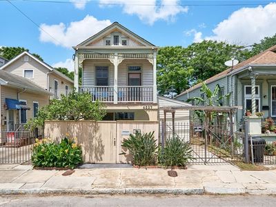 4527 Constance St