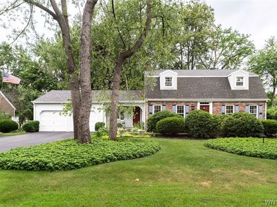 6 Woodcrest Dr