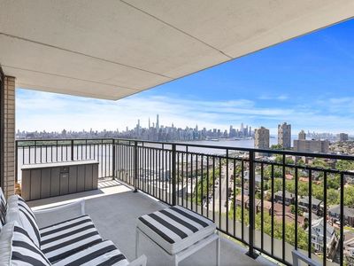 7855 Boulevard East APT 19J