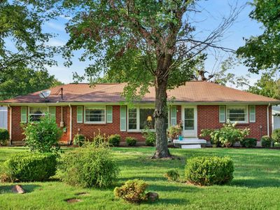 313 Hitt Ln