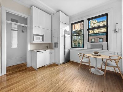 140 W 69th St APT 45C