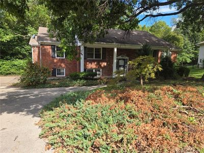 Property at 815 Adams Dr, Liberty, MO