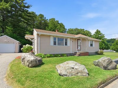 1100 Main St