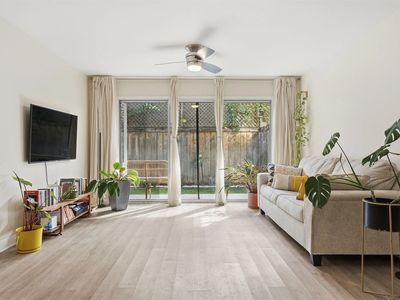 3815 3rd Ave APT 14