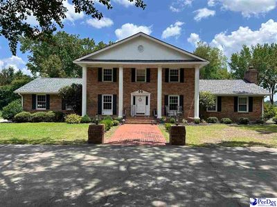 708 Lakeshore Dr
