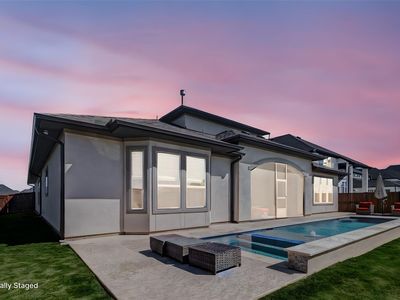 2307 Myrtle Manor Ln