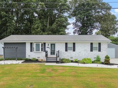 5045 Lake Circle Dr NE