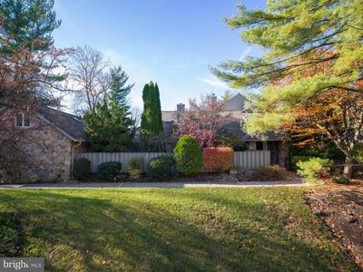 1270 Round Hill Rd