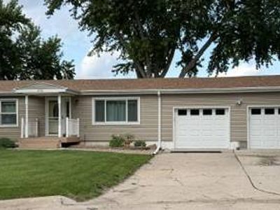 404 Pheasant Dr
