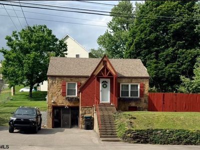 2605 E Main St