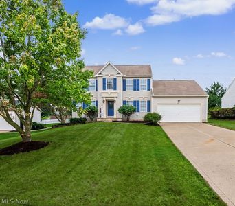 Property at 857 Longbrook Dr, Wadsworth, OH