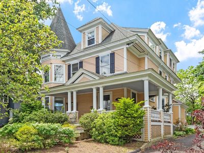 10 Stevens St
