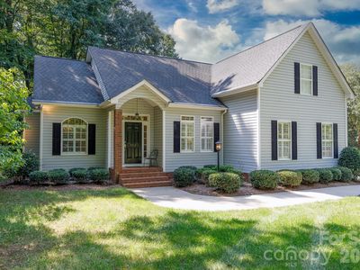 952 Lake Club Dr