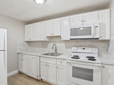 11 Davis Rd APT B8