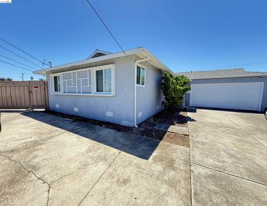 8096 Juniper Ave