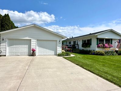 929 W Iowa St