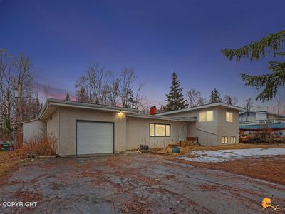 537 W 74th Ave