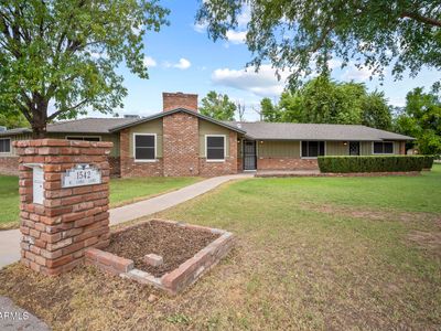 1542 W LOMA Lane