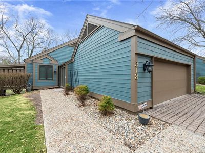 318 Lakeside Dr
