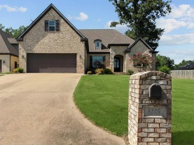 5220 Providence Cir