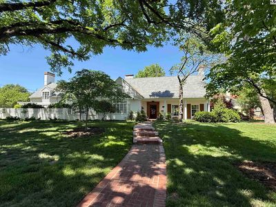 130 Hyde Park Dr
