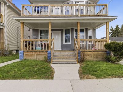 1322 W Dakota St