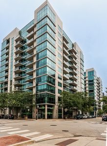 123 S Green St APT 506B