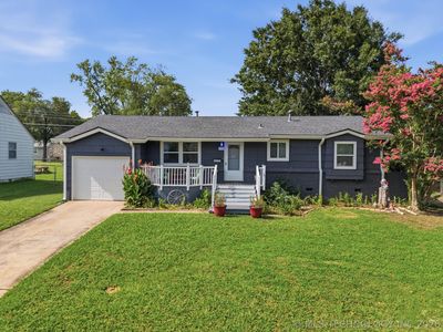 1435 E Denton Ave