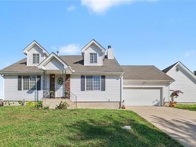 Property at 501 NW Hunter Dr, Blue Springs, MO