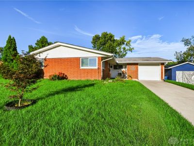 1221 Linda Ln