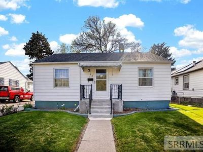 315 Riverside Dr