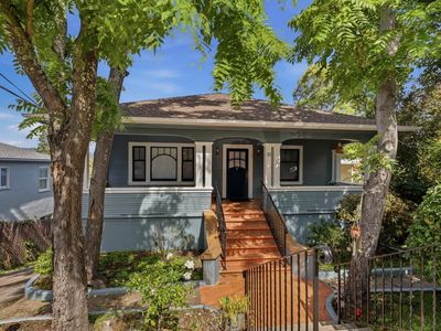 31 Valencia Avenue