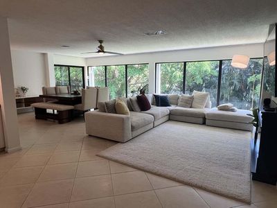 1639 Embassy Drive