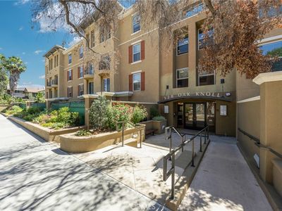128 N Oak Knl #111