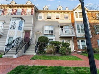 15 Cedar St