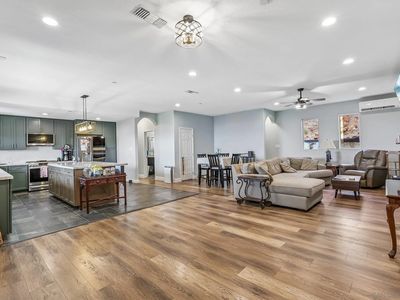 9608 Eucalyptus St
