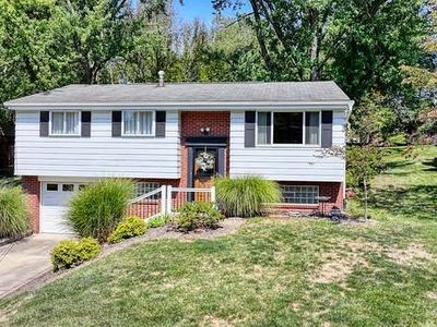 205 Shoreham Dr