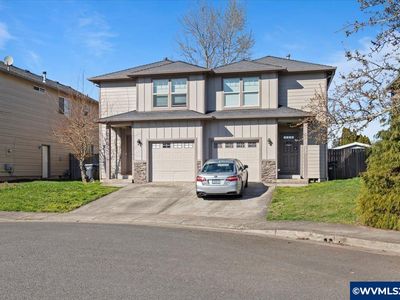 4131 Geranium Loop NE