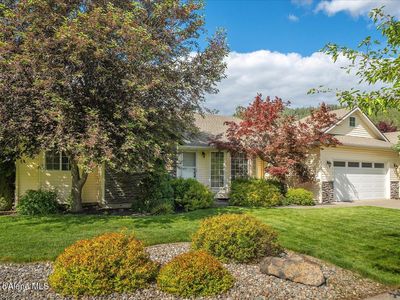 2031 E Mountain Vista Dr