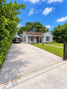 771 NE 1st Pl