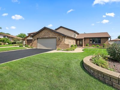 1229 N Anvil Ct