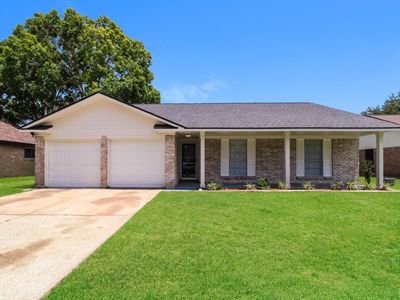 1611 Pecan Hollow St