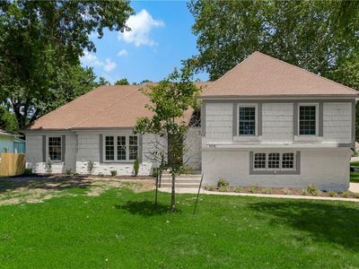 Property at 9209 Roe Ave, Prairie Village, KS