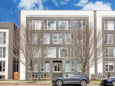 826 W Cullerton St #2E